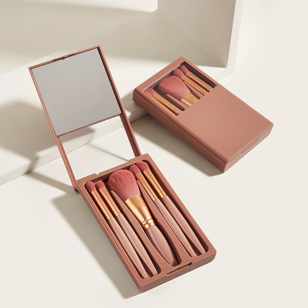 Set de voyage avec 5 pinceaux de maquillage & miroir